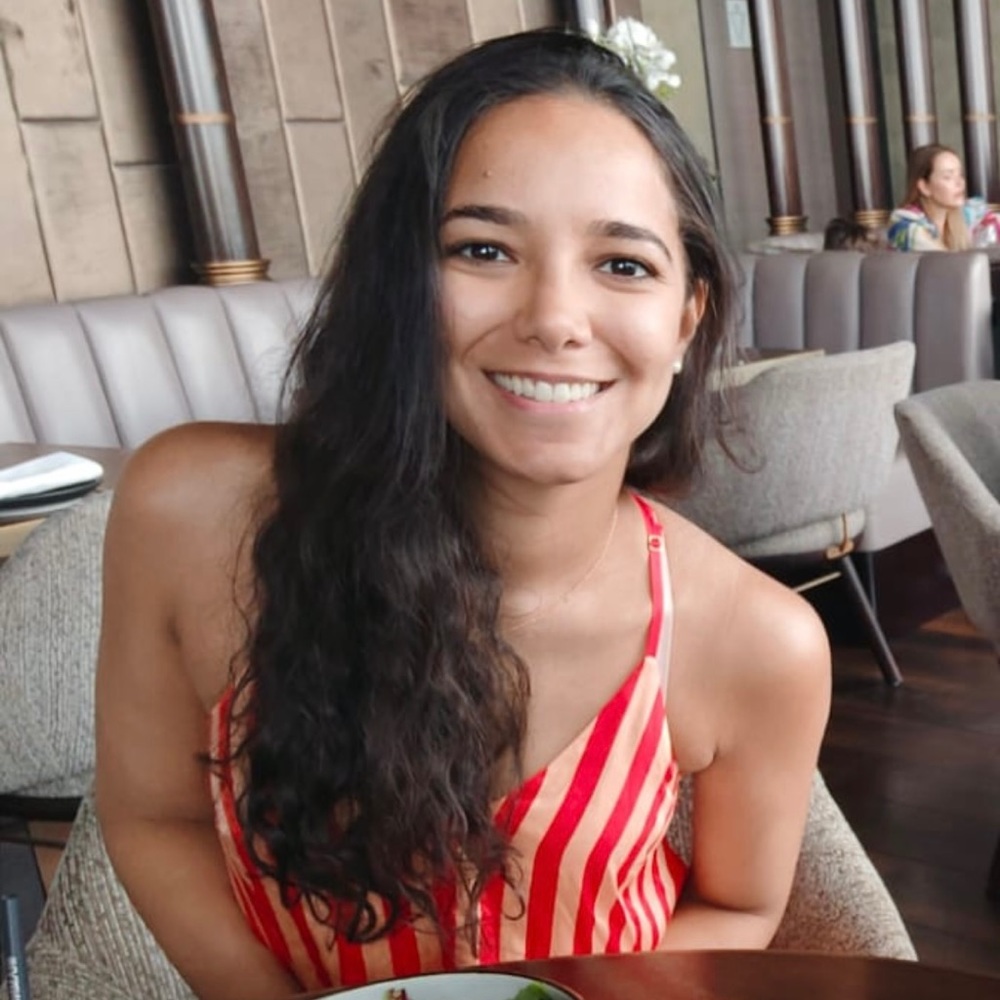 Meet your Posher, Paola